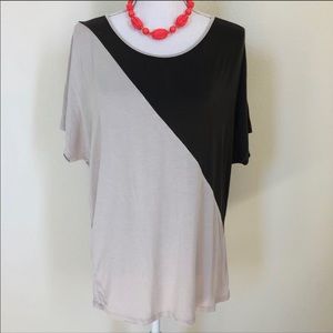 ,🌸5/$25🌸femme Basic Loose Fit Blouse Medium